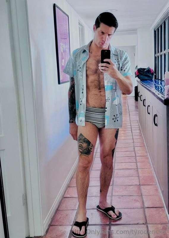 Outfit checked, coffee done… now my body’s fully awake and c..