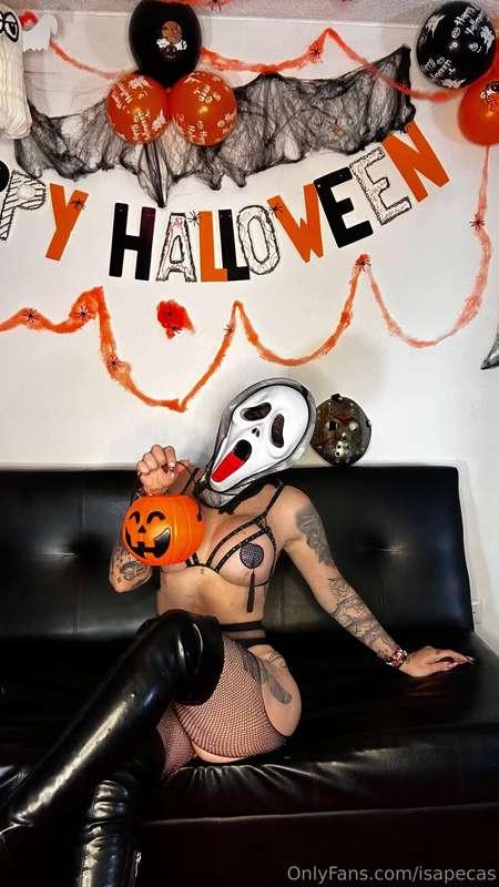 trick or treat? 🎃🥵 I have something better for you 😈😈