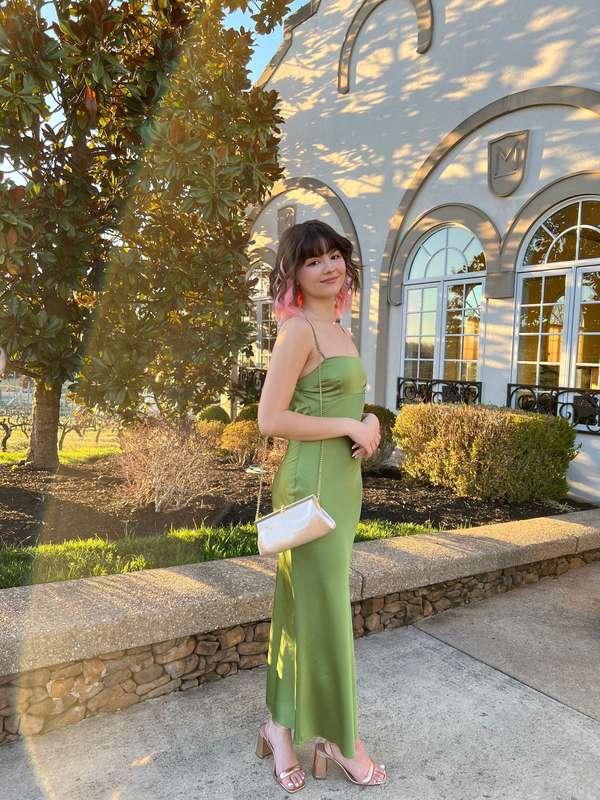 went to a wedding yesterday. thought some of you might like to see me all dolled up 🥰