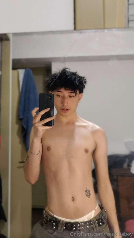 Do you like my white thong?🔥 let me know on dm💋