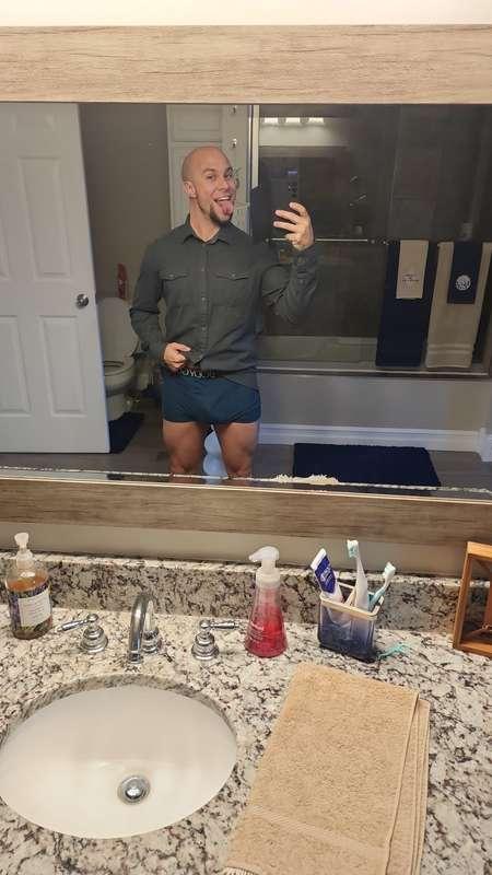 Look at these leg gains!!! Getting in better shape every day..