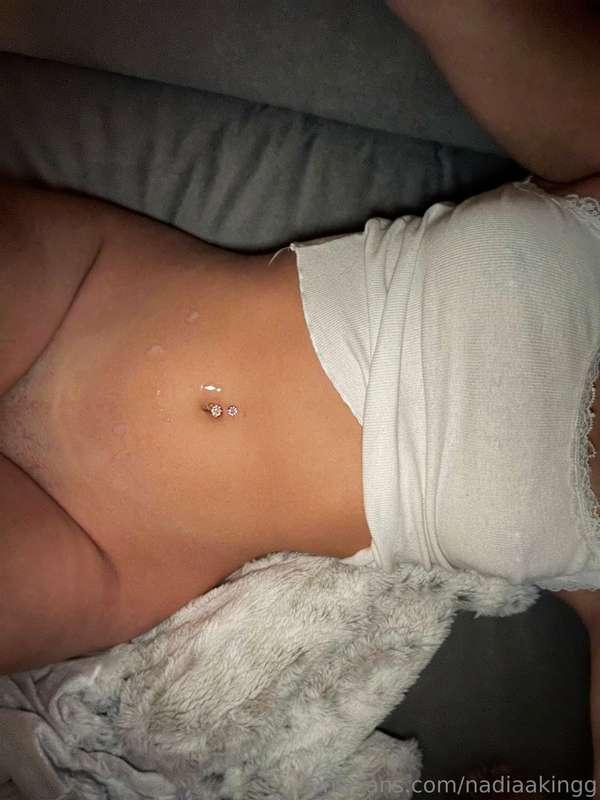 it’s so cold 😫 come warm me up with your .. 💦
