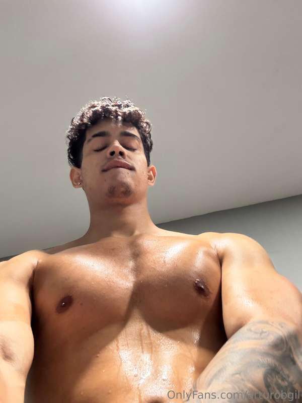 Come sweat with meeee 💦