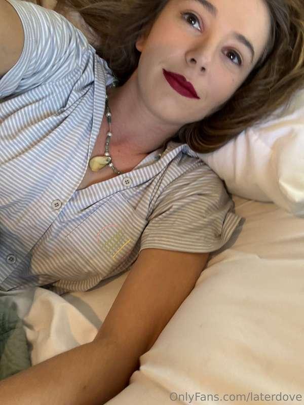 Cum hang in bed with me this chilly Thursday?