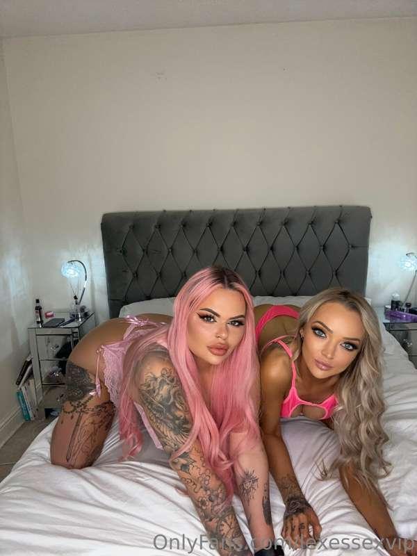 Irresistible sluts @sky_foxxx
