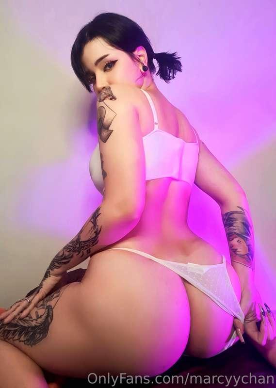 Kiss my ass, daddy 💋👅