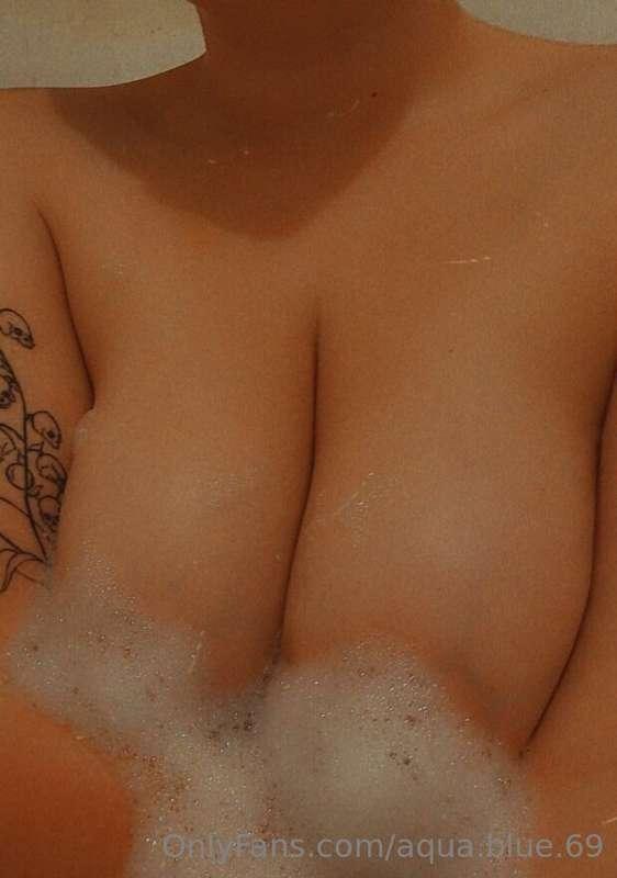 who doesn't want a lovely relaxing bath 😇💙