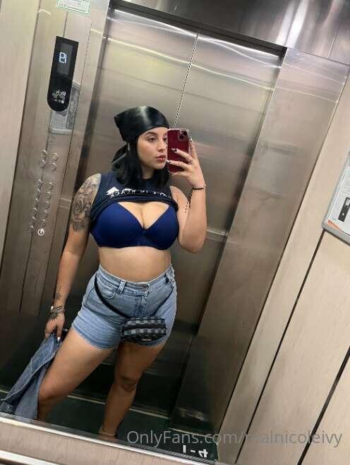 elevator girl 🥰