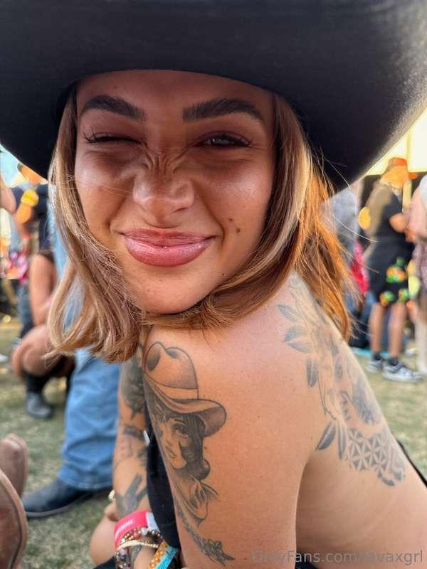 😜