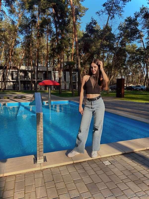 The swimming pool and beach season has officially opened😋