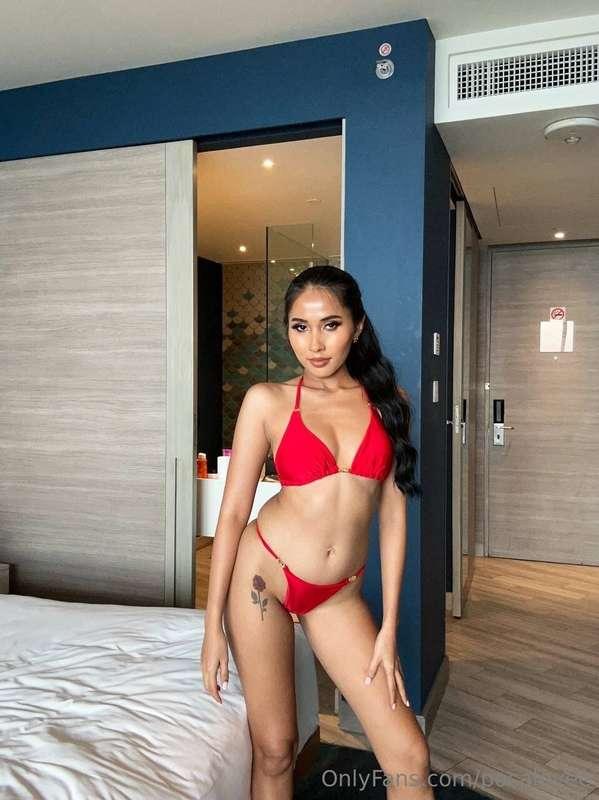 Do you think red looks good on me? 🤔