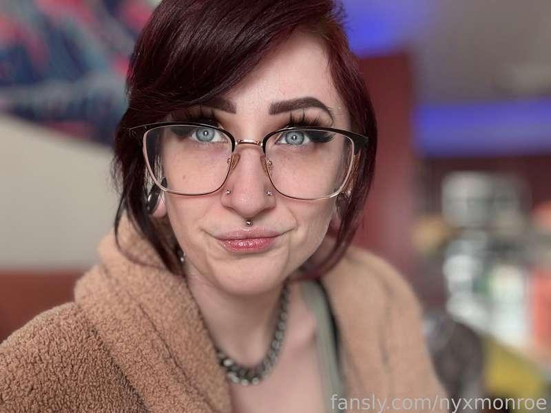 I’m gonna upload a photoset to go with the video I just uploaded BUT I GOT MY OTHER NOSTRIL REPIERCED :D