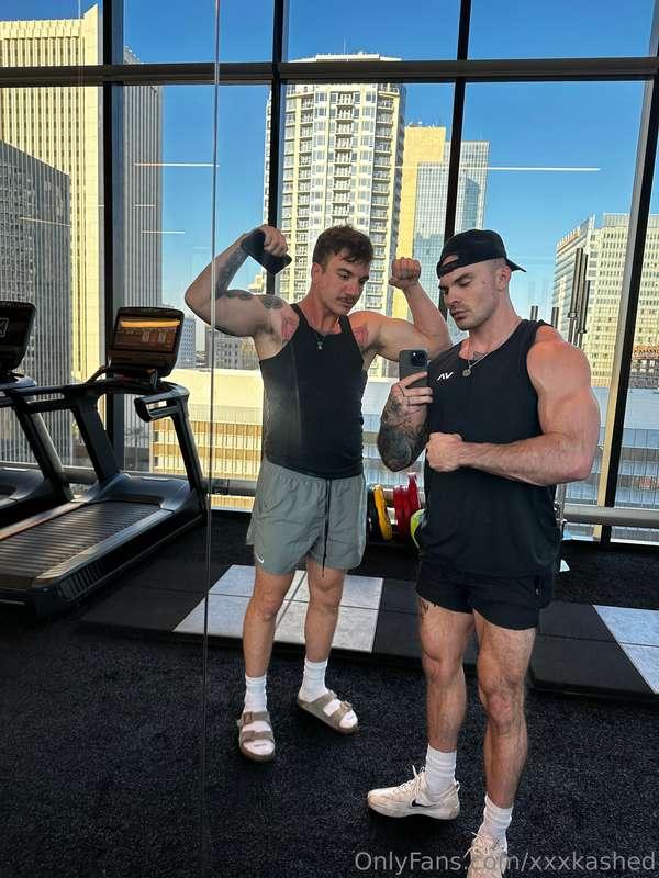 Gym with the bro @jaycookedd