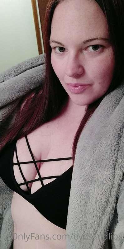 Come climb in this dressing gown with me