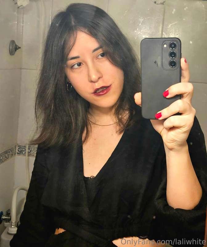 Take me to dinner? 🥰