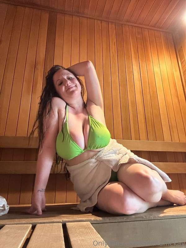 Would you get naughty with me in the sauna? 🥵