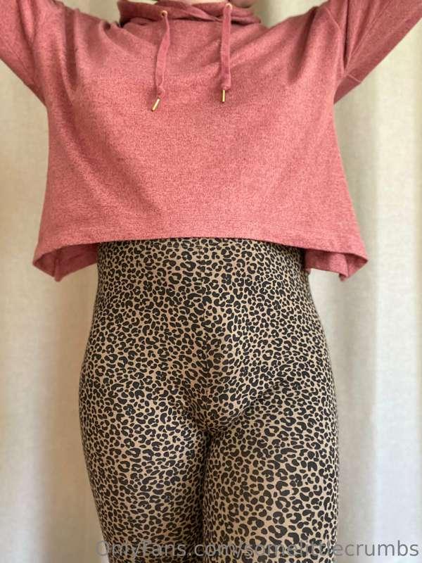 Let's play spot the bulge! Which pair of bottoms would give ..