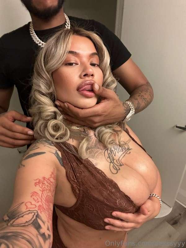 He gave me a quick fuck after letting me suck his hard cock...