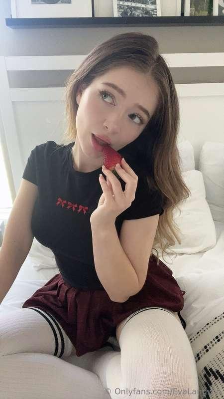 i'm gonna do unholy things to this strawberry today HAHA 🍓(D..