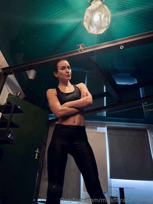 Showing off my shiny sporty outfit, my abs and naked body in..