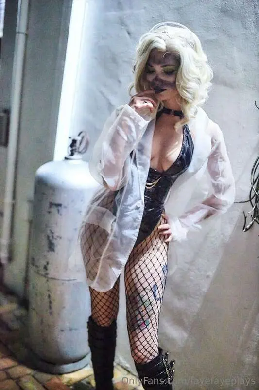 Lucky to have such a caring assistant 🧪🥼