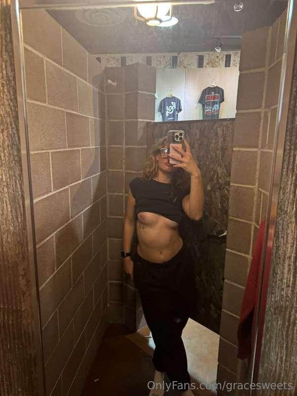 Are you looking for me babe? 😈