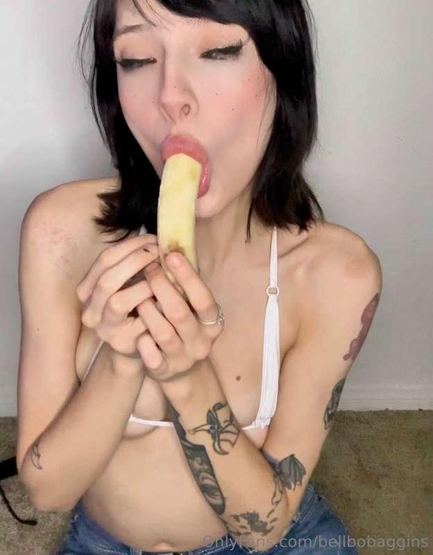 Sending a horny girl hours vid to ur inbox ✨💕 if you buy it ..