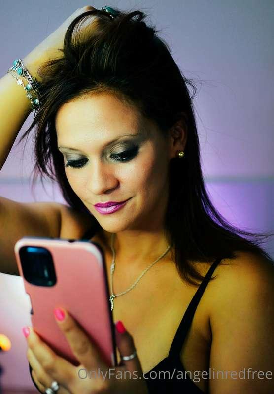 which one do you prefer, sexting, custom or VC?