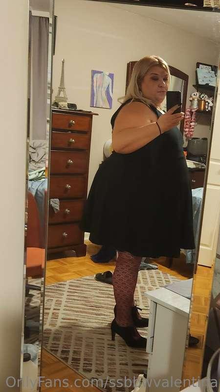 Went out for the night wearing crotchless pantyhose and a li..