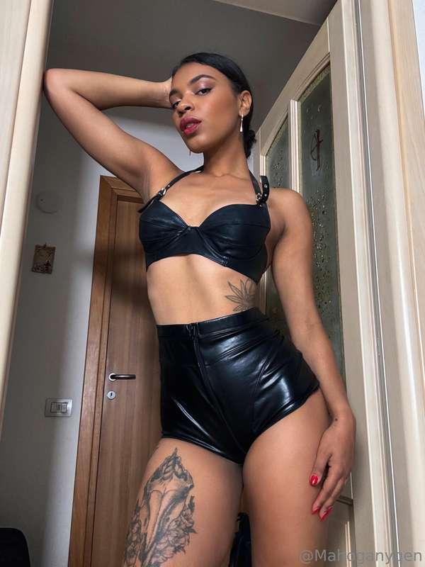 Say “hi” to your Leather Queen! 😈