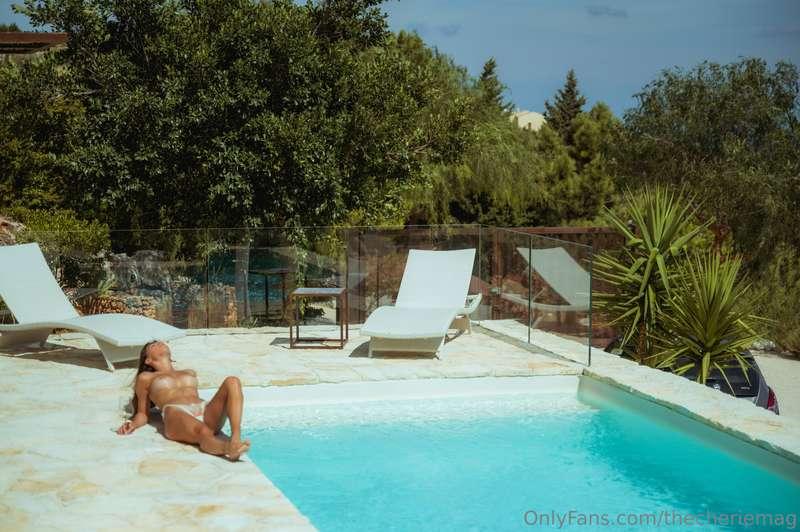 thecheriemag image #2