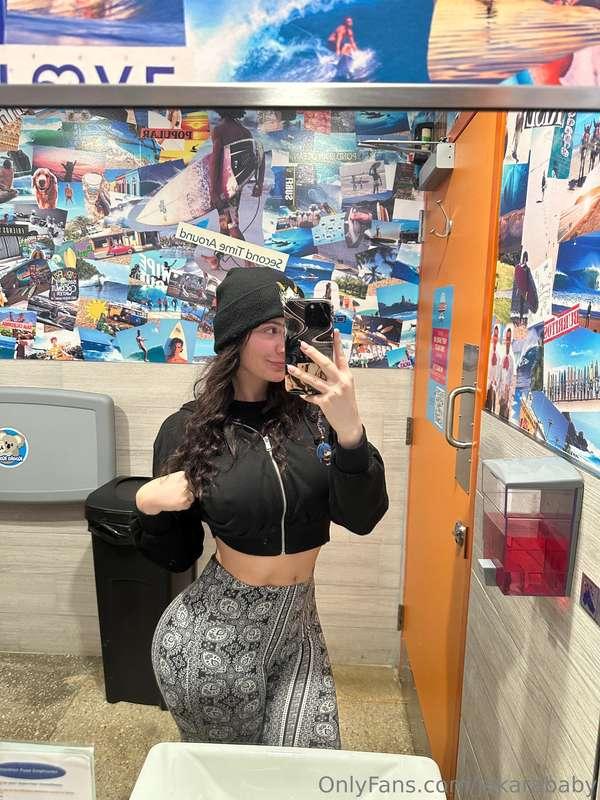 i’ve been playing games all day, i’m bored and wanna relax 🥺..