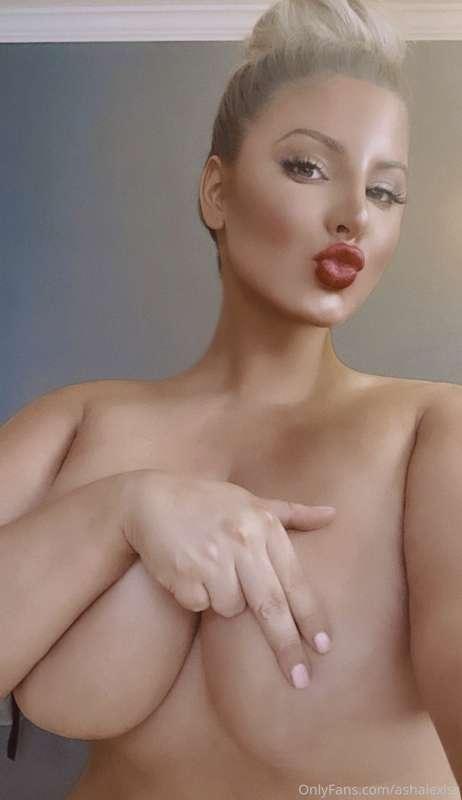 Happy Valentine’s Day!!! 💋💋💋💋