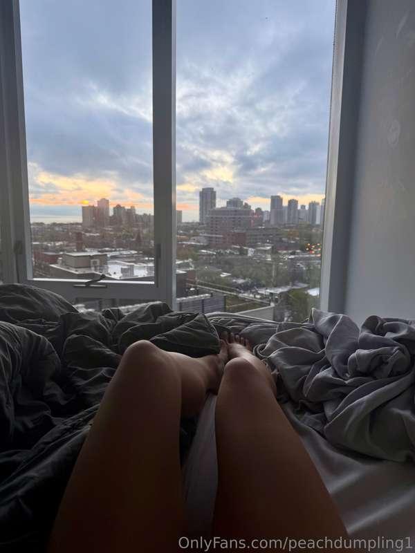 Good morning 💓 woke up to a beautiful sunrise and my 🐱 was a..