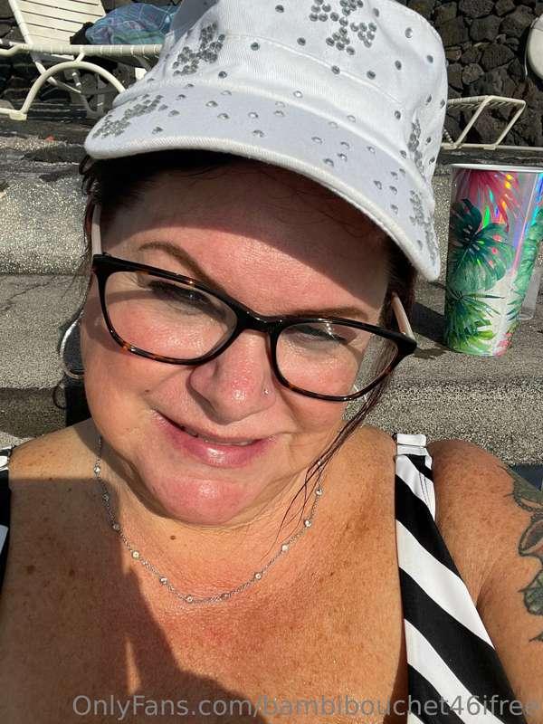 Aloha….where is my cabana boy ???  Be sexy!!! 
Make it a gre..
