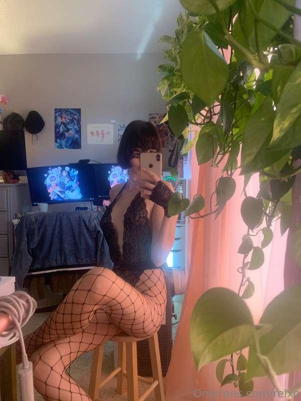 can i wrap these legs around you? 😳