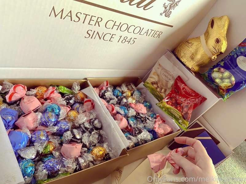 Work is postponed while I marvel at my massive box of 3kilos..