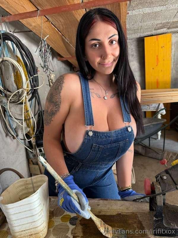 Who said I can’t build things while making you lose focus? 😜