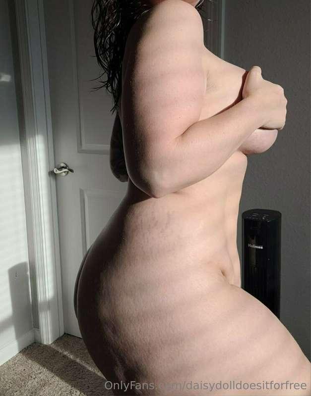 Can puppy do a trick for a reward. Show Mommy you know how t..