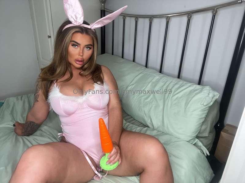 I eat my carrots 🐱🍑