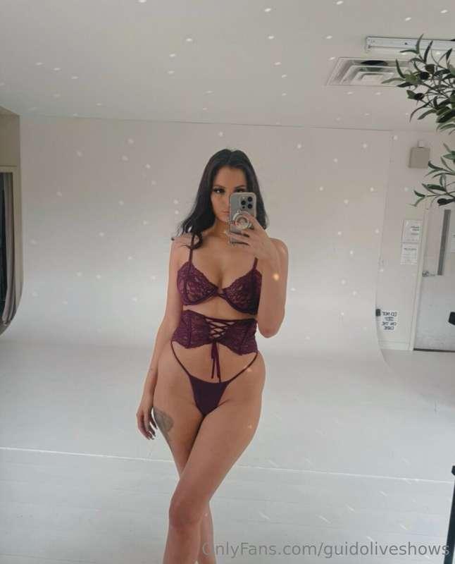 HEY GUYS! Don't forget I have a boy/girl live show this satu..