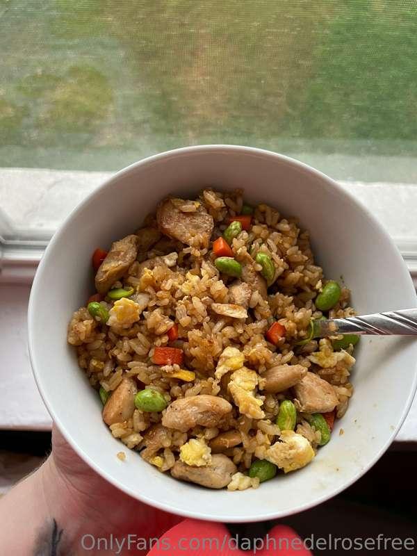 Looks like takeout… but I made it 😋