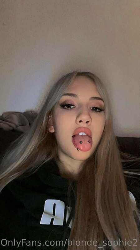 Doing 10$ dickrates rn🥴