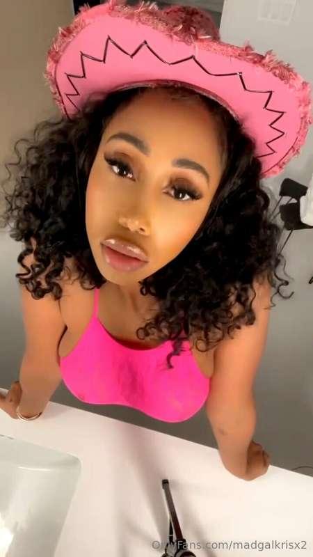 ### ***Whatcha upto boo?*** 😘
