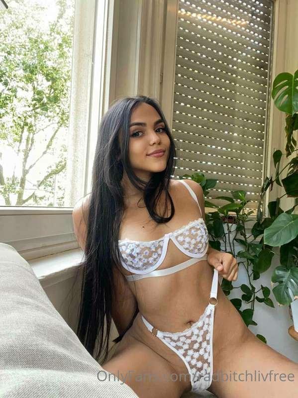 My bestfriend loves to watch men cum!! She's active & wants ..
