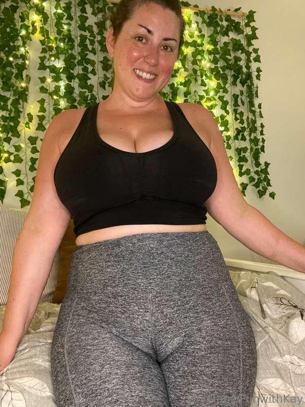 A little sports bra boob play...