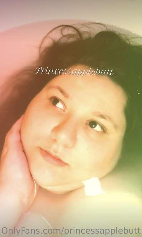 It's wet Wednesday!!!!  You know what that means 😉🤤