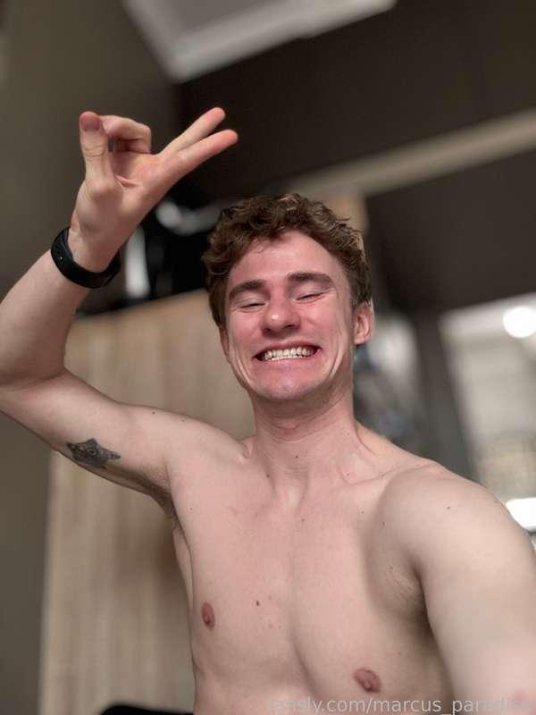 Good morning! Have you already appreciated my new post with Alex in shower? 😏