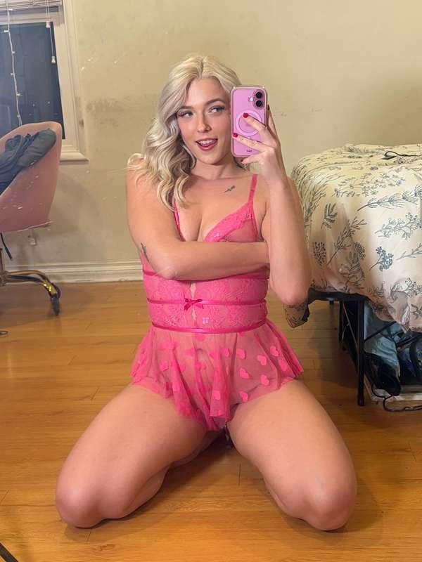 IM GOING LIVE!!! TUESDAY 5PM PST / 8PM EST!!! 🥵See you there..