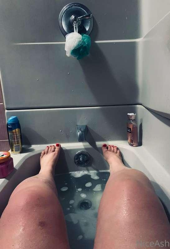 🖤💋Thirsty Thursday bubble bath💋🖤